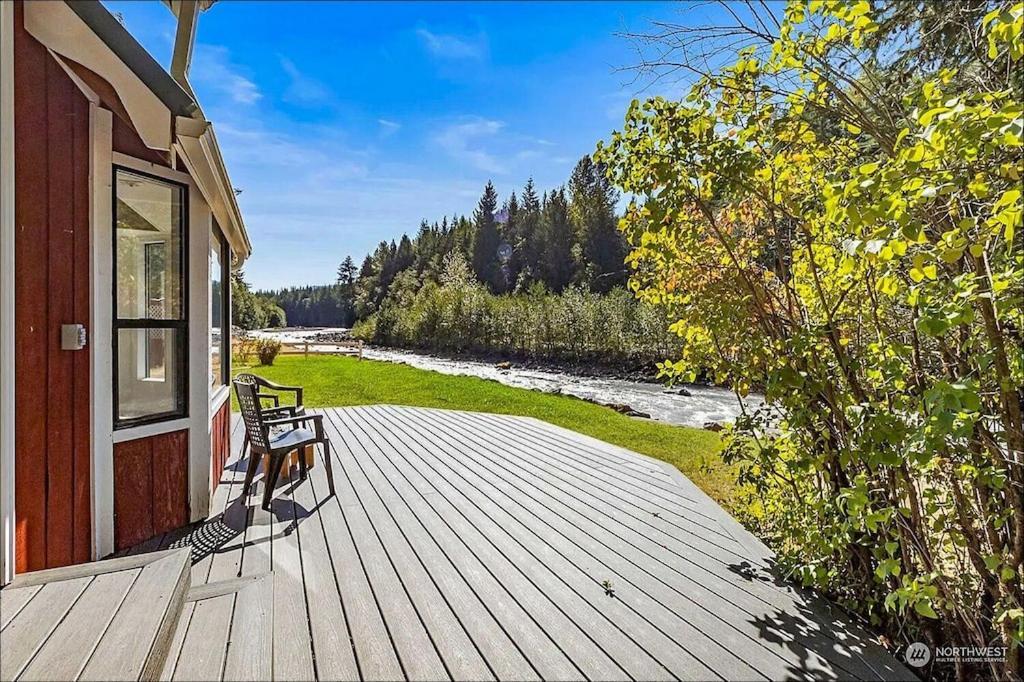 New: Steps From White River Near Mount Rainier National Park Greenwater エクステリア 写真