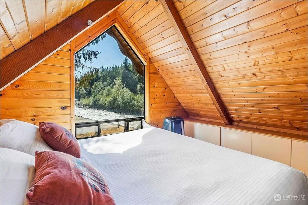 New: Steps From White River Near Mount Rainier National Park Greenwater エクステリア 写真