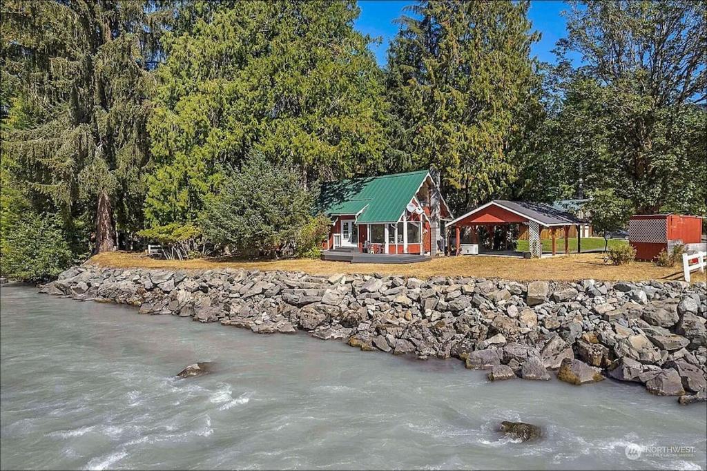 New: Steps From White River Near Mount Rainier National Park Greenwater エクステリア 写真