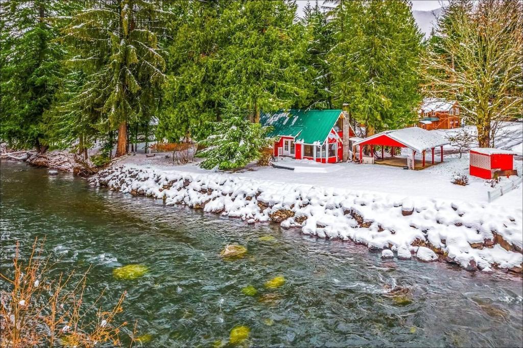 New: Steps From White River Near Mount Rainier National Park Greenwater エクステリア 写真