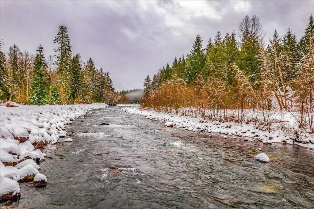 New: Steps From White River Near Mount Rainier National Park Greenwater エクステリア 写真